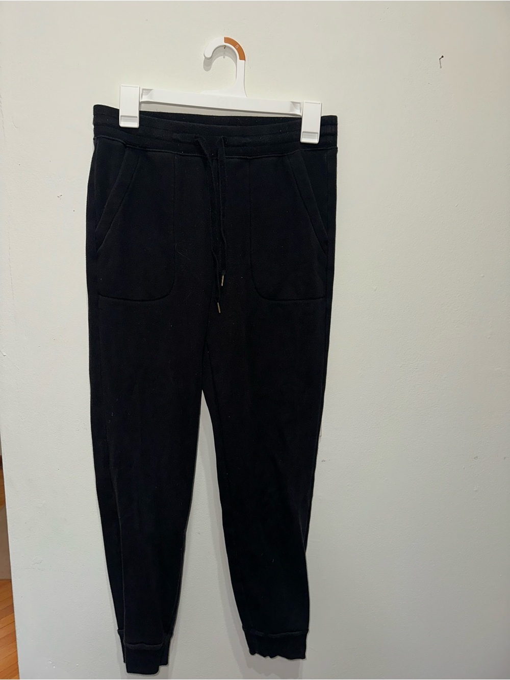 Uniqlo Black Women's Jogger Sweatpants with Drawstring